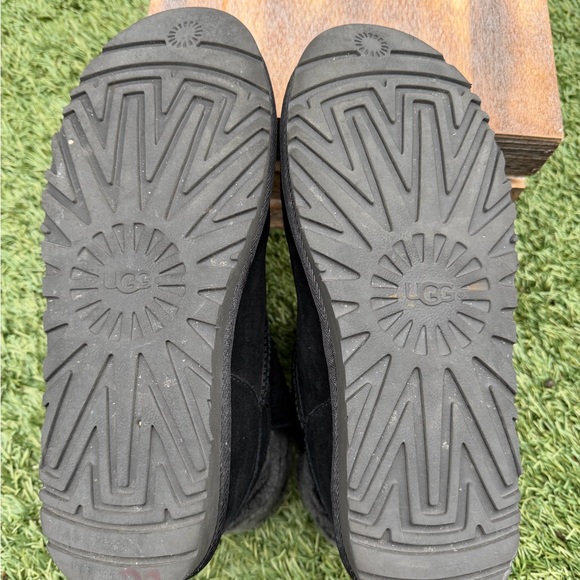 UGG Kids Charcoal and Black Boots - Picture 3 of 5